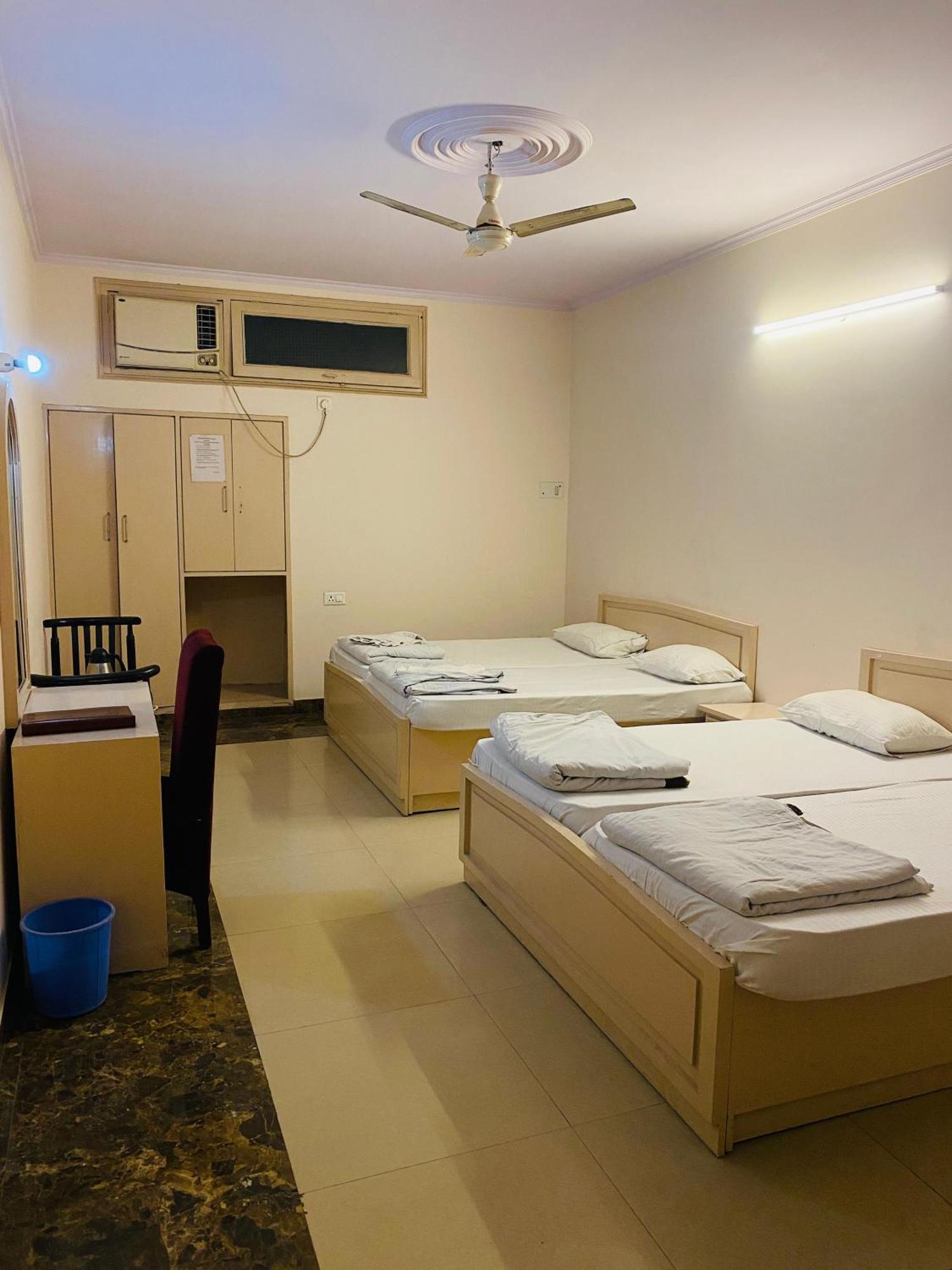 Hotel Mayur Deluxe Meerut Exterior foto